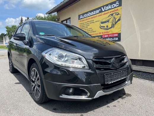 Suzuki S-Cross 4x4 -rok 2016,benzín,88KW,automat,xenon,tažné zař